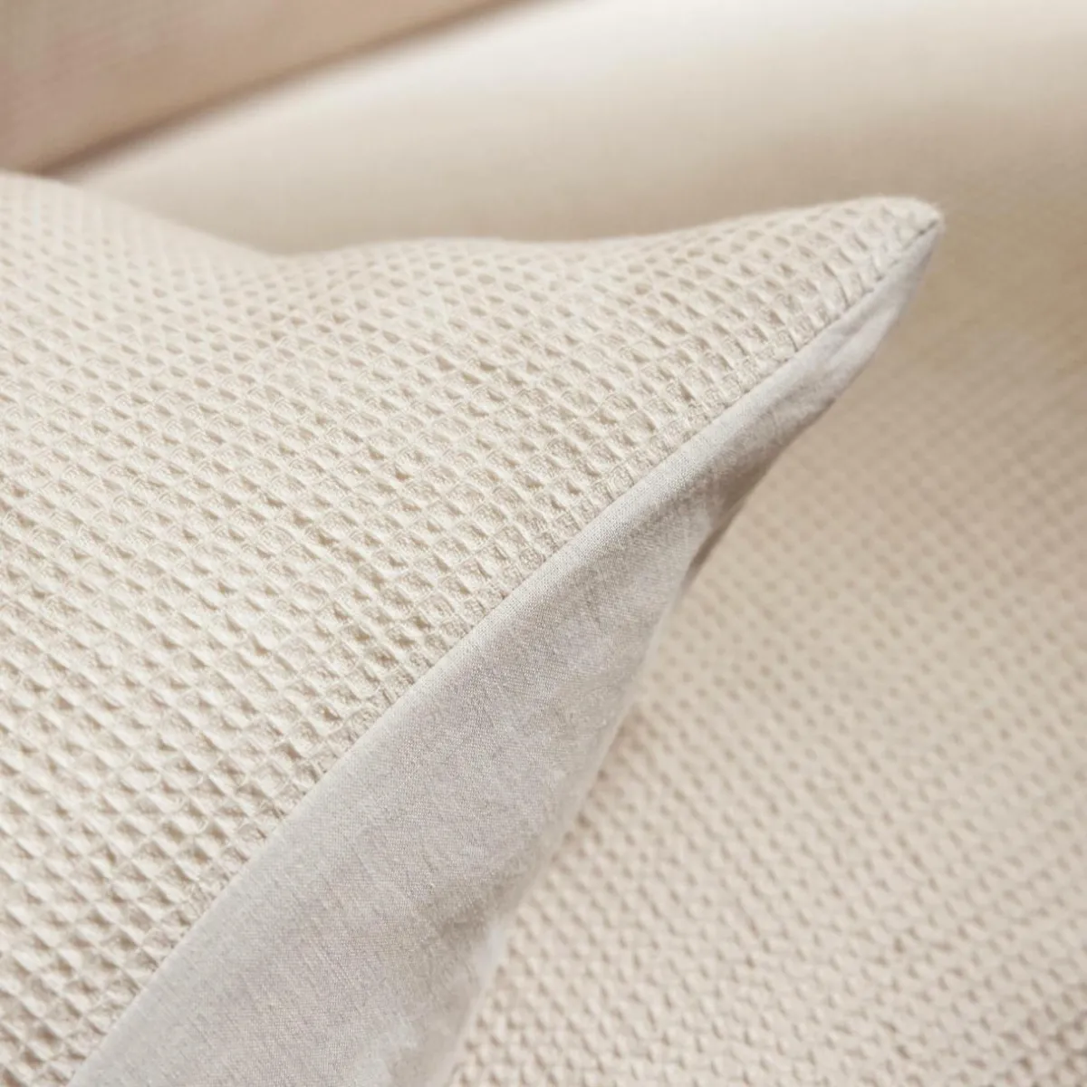EMINZA Taie d'oreiller carrée coton nid d'abeille (80 x 80 cm) Eva Beige Discount