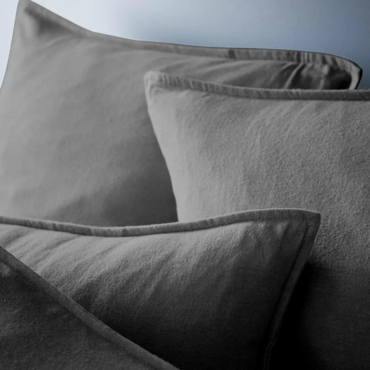 EMINZA Taie d'oreiller carrée flanelle de coton (63 x 63 cm) Nina Gris Anthracite Online