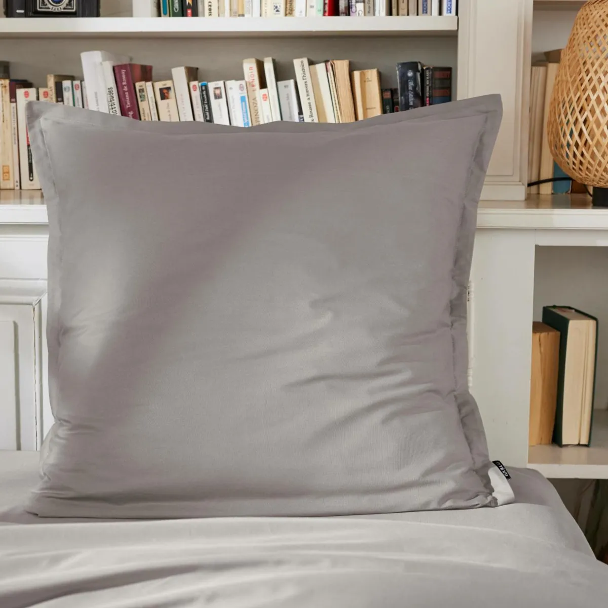 EMINZA Taie d'oreiller carrée percale de coton (65 x 65 cm) Cali Gris clair