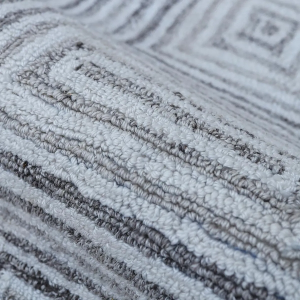 EMINZA Tapis de salon rectangulaire matière recyclée tuftée (140 x 200 cm) Shelton Gris Sale