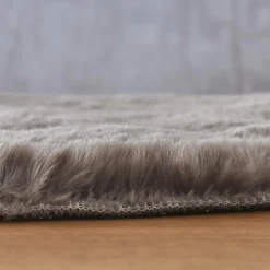 EMINZA Tapis rectangulaire fausse fourrure (140 x 200 cm) Finn Taupe Online