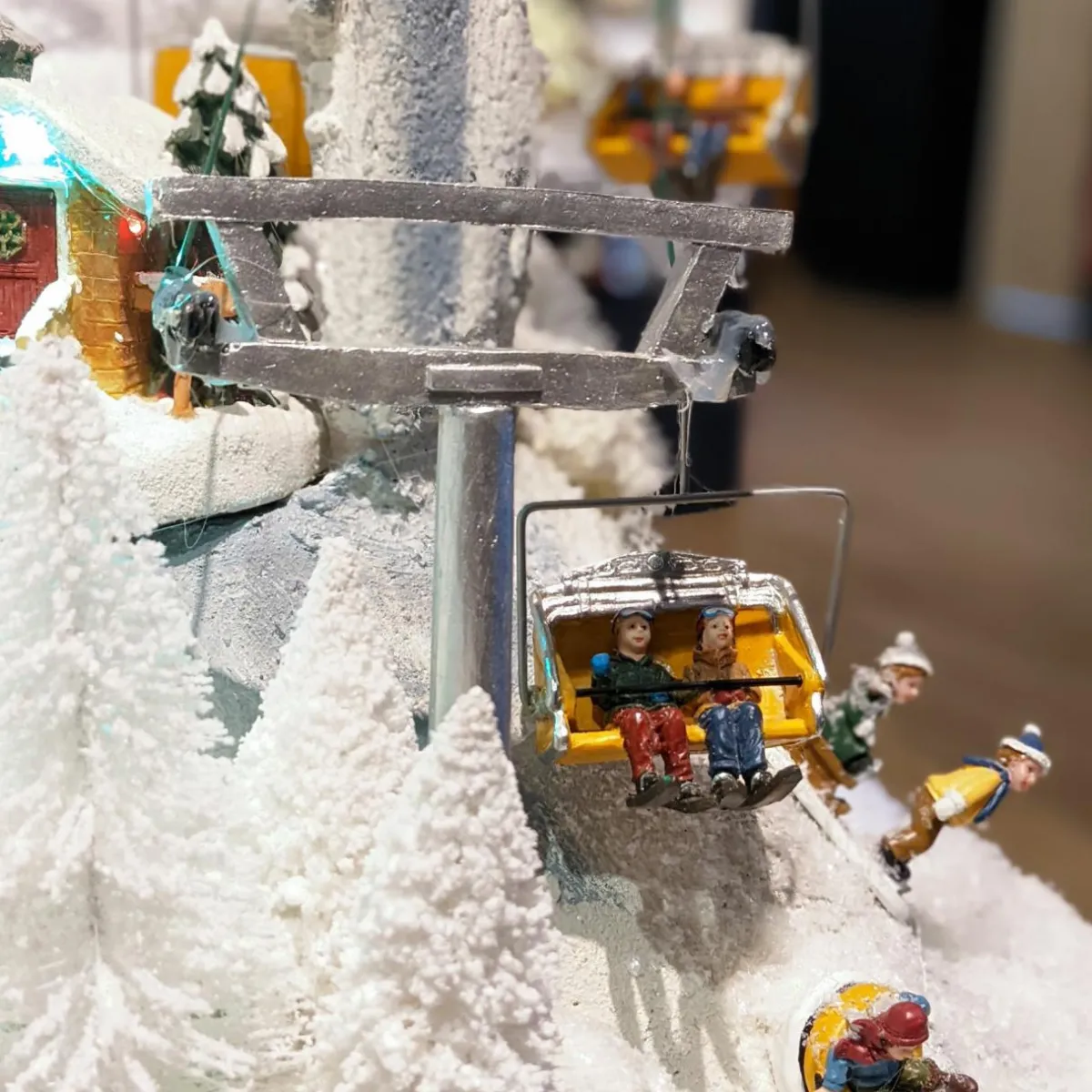 KAEMINGK Télésiège et Figurines enfants "Remontée mécanique" Multicolore Online