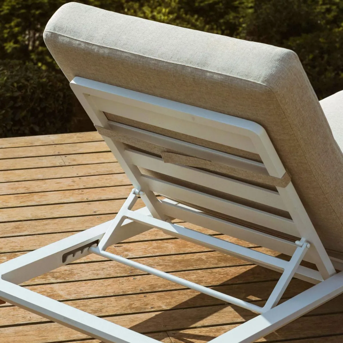 MOBELLIA Transat en aluminium Monte Carlo et taupe Blanc Clearance