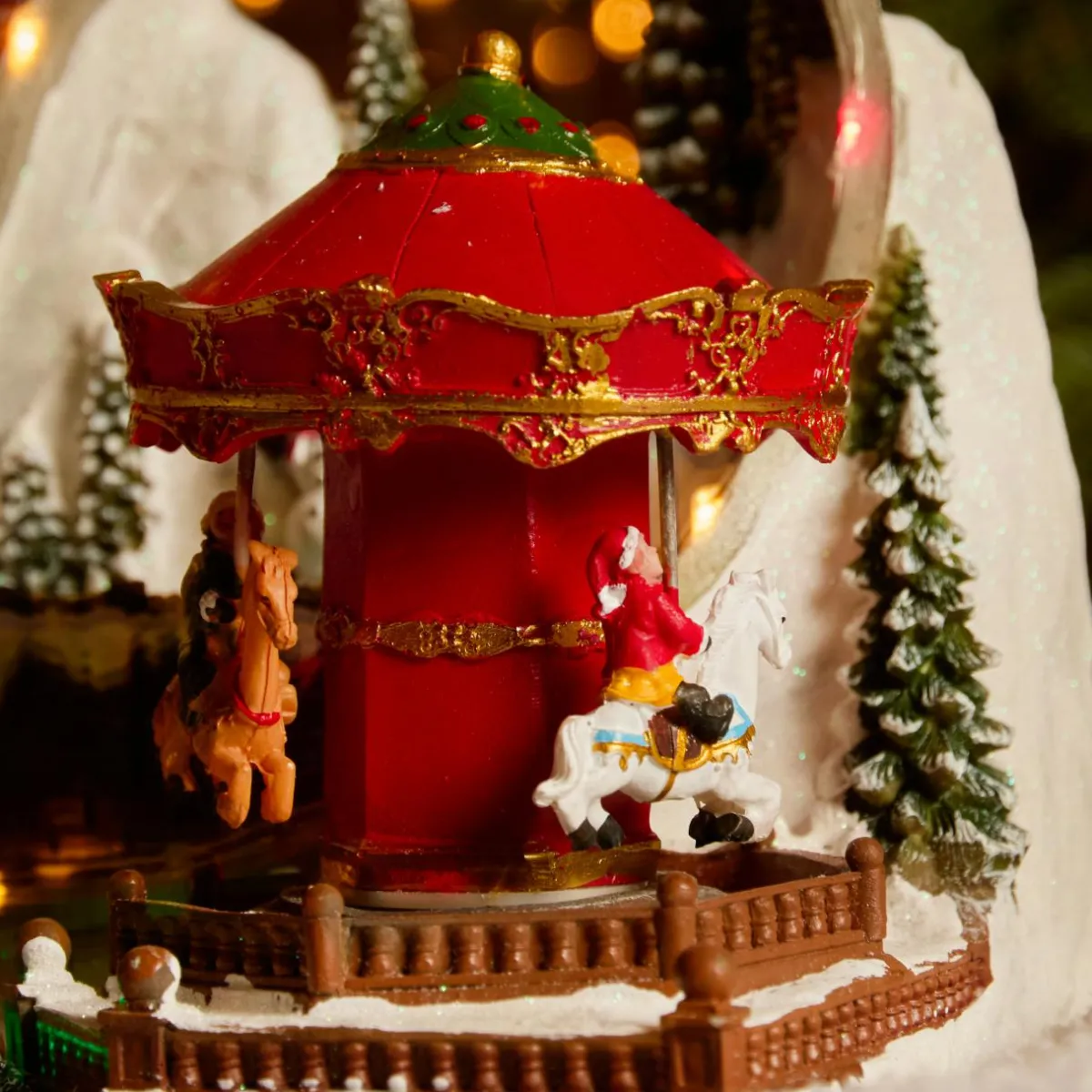 KAEMINGK Village de Noël lumineux animé et musical (H27 cm) Parc d'attraction Multicolore Clearance