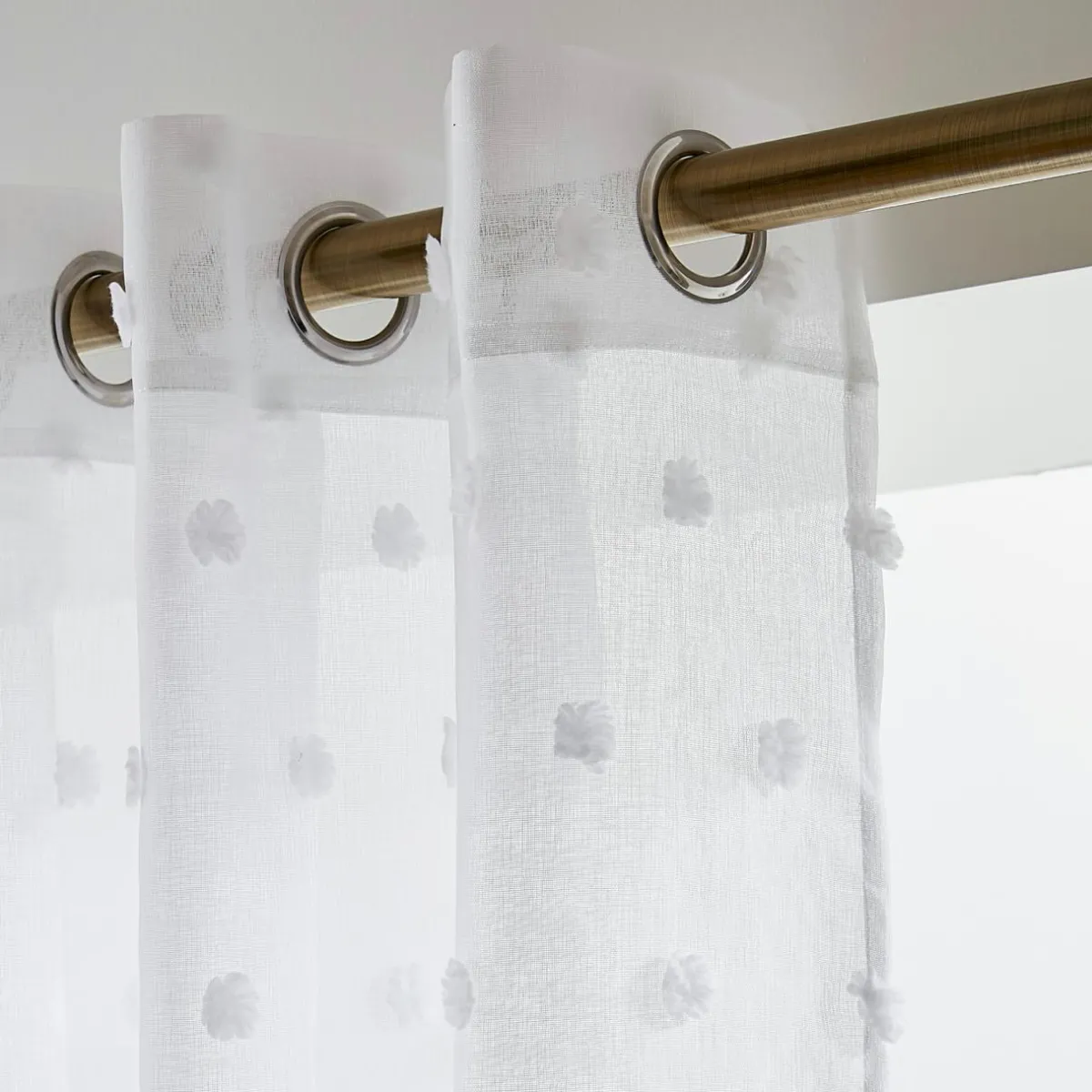 EMINZA Voilage oeillets pompons (140 x 240 cm) Emie Blanc Hot