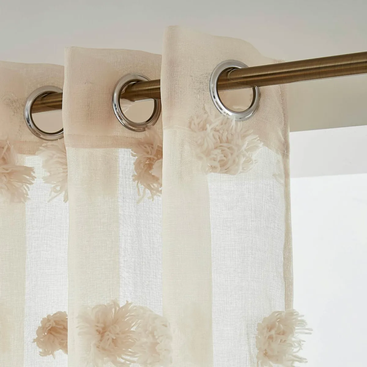 EMINZA Voilage oeillets pompons (140 x 240 cm) Suzie Beige Online